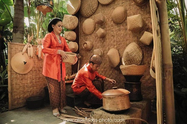 Foto Prosesi pernikahan Kahiyang tak lepas dari campur ...