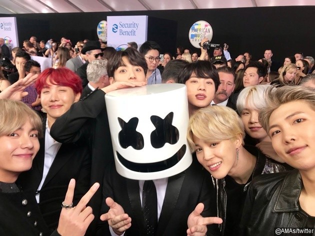 Gambar Foto Bangtan Boys bersama Marshmello di American Music Awards 2017