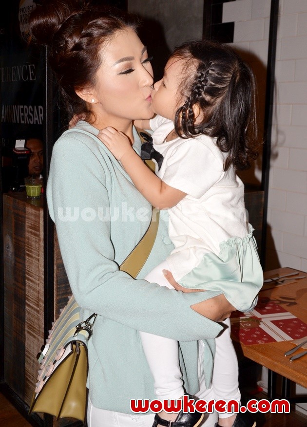 Gambar Foto Sarwendah di Acara 'Pacific Place 10th Anniversary'