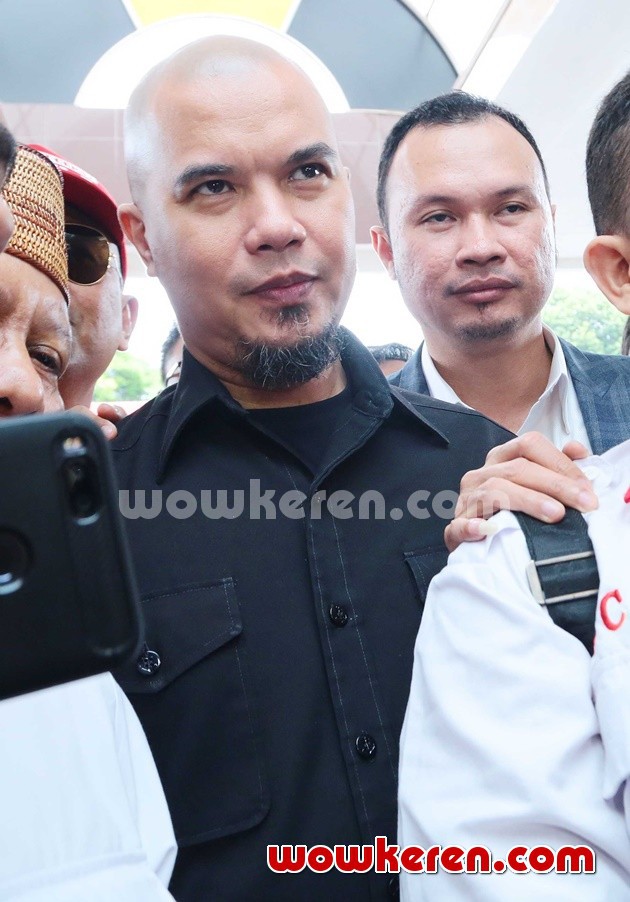 Gambar Foto Ahmad Dhani Jalani Pemeriksaan sebagai Tersangka Kasus Ujaran Kebencian