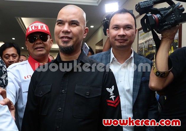 Gambar Foto Ahmad Dhani Jalani Pemeriksaan sebagai Tersangka Kasus Ujaran Kebencian