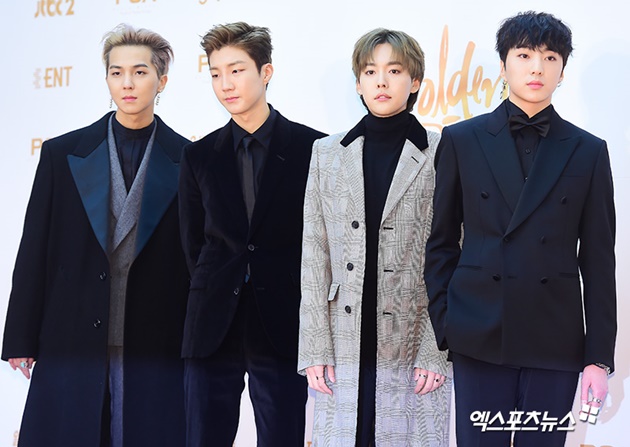 Gambar Foto Para personel Winner tampil super ganteng di red carpet Golden Disc Awards 2018.