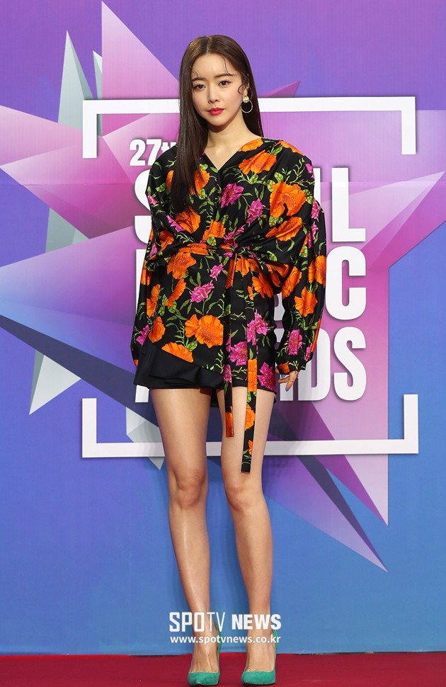 Foto Hong Soo Ah di Red Carpet Seoul Music Awards 2018