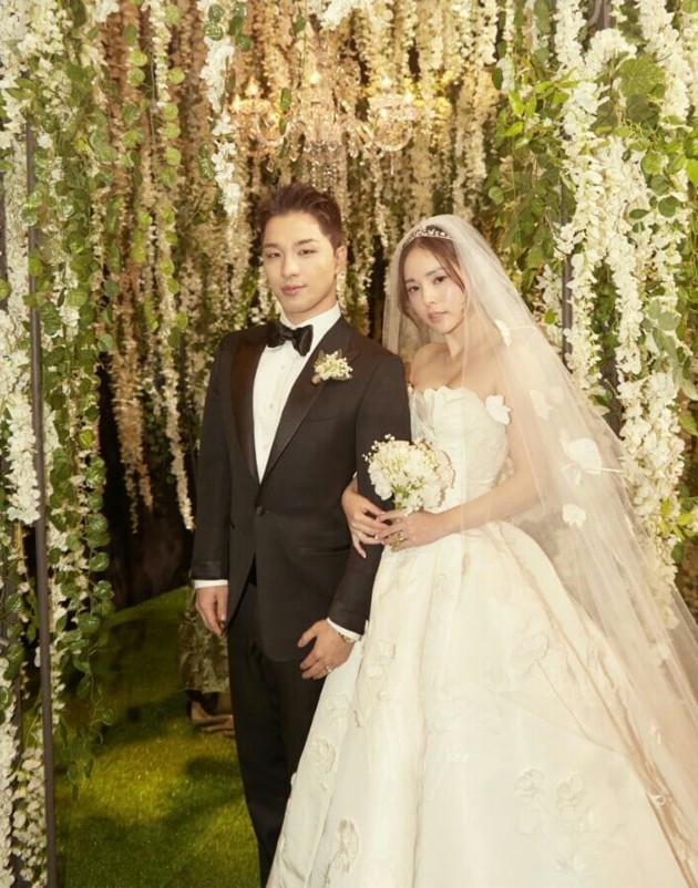 Gambar Foto Taeyang dan Min Hyo Rin pertama kali mempublikasikan hubungan mereka di tahun 2015