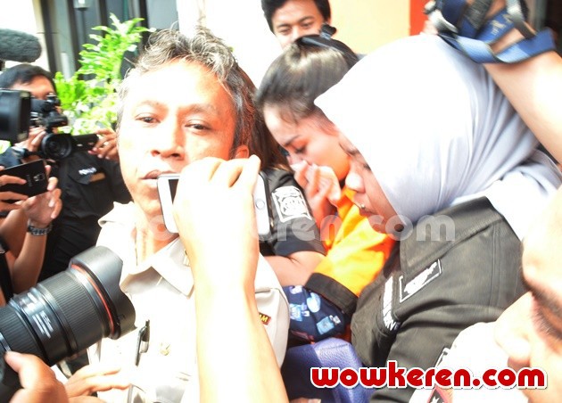Gambar Foto Jennifer Dunn Diperiksa di Puslabfor Mabes Polri