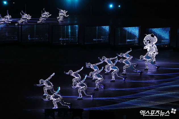 Gambar Foto Atlet ski Tiongkok pun tak mau ketinggalan meramaikan Olimpiade Musim Dingin Pyeongchang 2018.