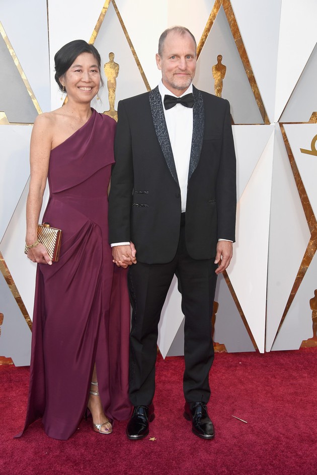 Gambar Foto Laura Louie dan Woody Harrelson di Red Carpet Oscar 2018
