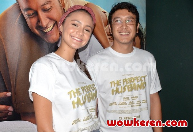 Gambar Foto Amanda Rawles dan Dimas Anggara di Launching Trailer Film 'Perfect Husband'