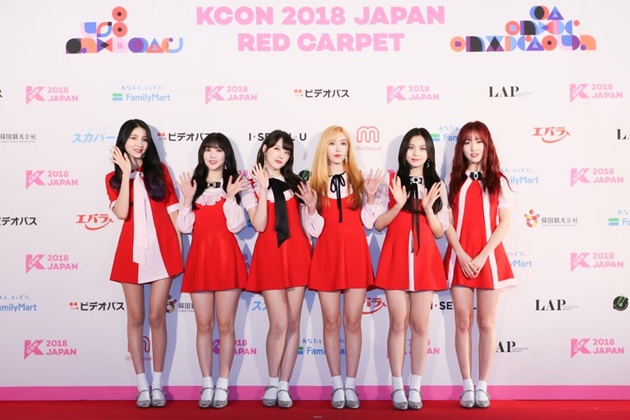 Gambar Foto G-Friend di Red Carpet KCON Jepang 2018