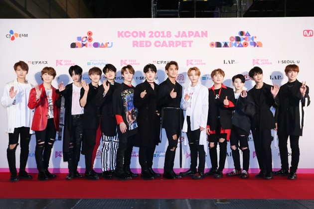 Foto Seventeen (II) di Red Carpet KCON Jepang 2018