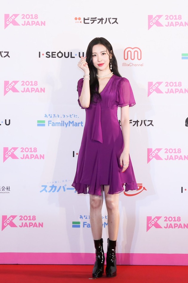Gambar Foto Sunmi di Red Carpet KCON Jepang 2018