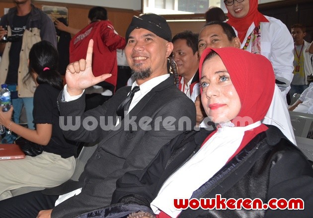 Gambar Foto Ahmad Dhani Jalani Sidang Kasus Ujaran Kebencian