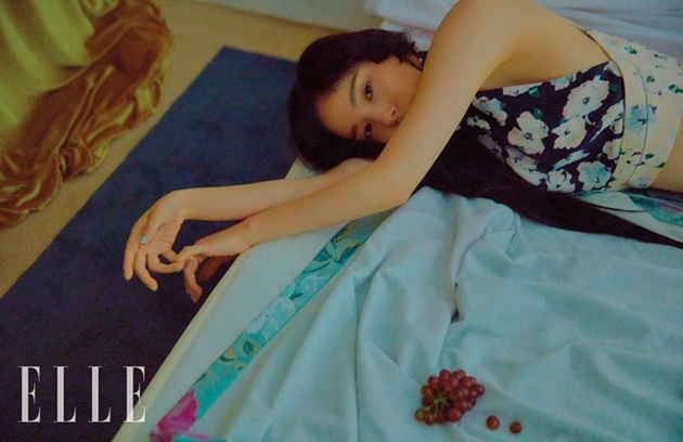 Gambar Foto Min Hyo Rin seksi pose tiduran di Majalah ELLE Edisi Juni 2018