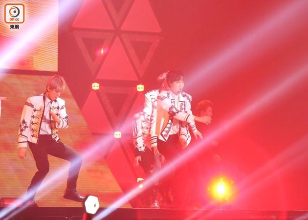 Foto Konser 'EXO PLANET #4 - The ElyXiOn' juga ...