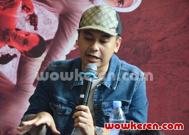 Gambar Foto Raditya Dika di Konferensi Pers Film 'Target'