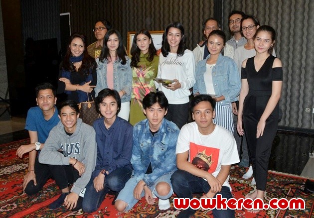 Gambar Foto Syukuran Film 'Hello, Salma'