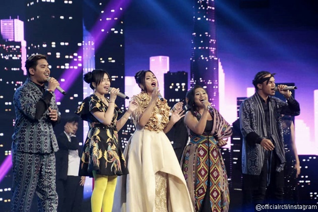 Foto Acara ini juga dimeriahkan oleh kelima finalis jebolan Indonesian Idol.