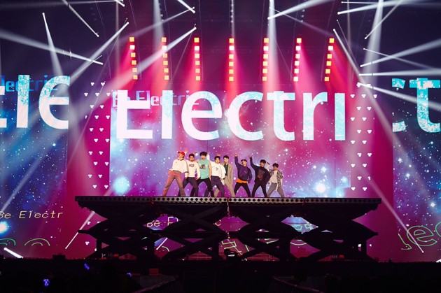 Gambar Foto Konser EXO The ElyXiOn [dot] digelar di Gocheok Sky Dome, Seoul pada 13-15 Juli 2018.