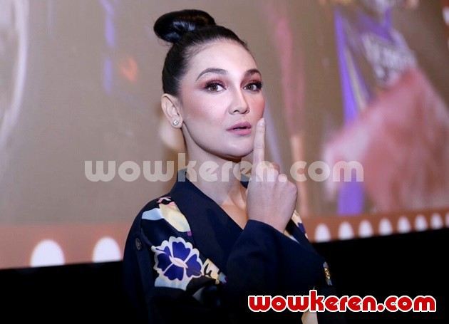 Gambar Foto Luna Maya di Premier Film 'Insya Allah Sah 2'