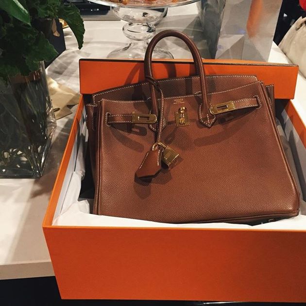 Gambar Foto Melengkapi ulang tahun super mewah Kylie, Kris Jenner memberikan hadiah berupa tas Hermes Birkin seharga Rp 216 juta