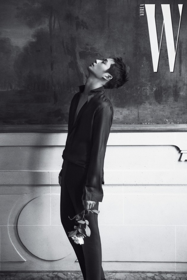 Gambar Foto Jung Hae In di Majalah W Magazine Edisi Agustus 2018