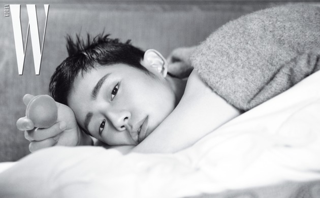 Gambar Foto Jung Hae In di Majalah W Magazine Edisi Agustus 2018