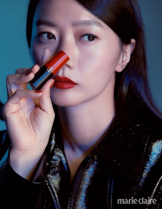 Gambar Foto Bae Doona di Majalah Marie Claire Edisi Juli 2018