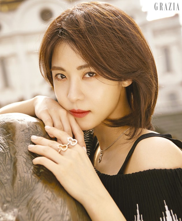 Gambar Foto Ha Ji Won di Majalah Grazia Edisi Juli 2018