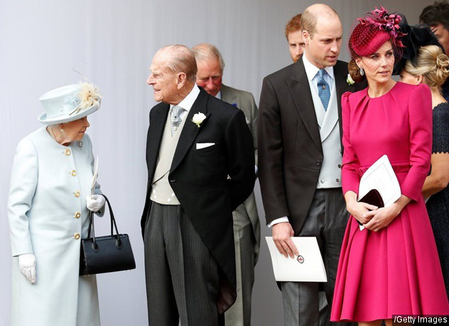 Gambar Foto Pernikahan Putri Eugenie dihadiri anggota inti keluarga kerajaan Inggris.