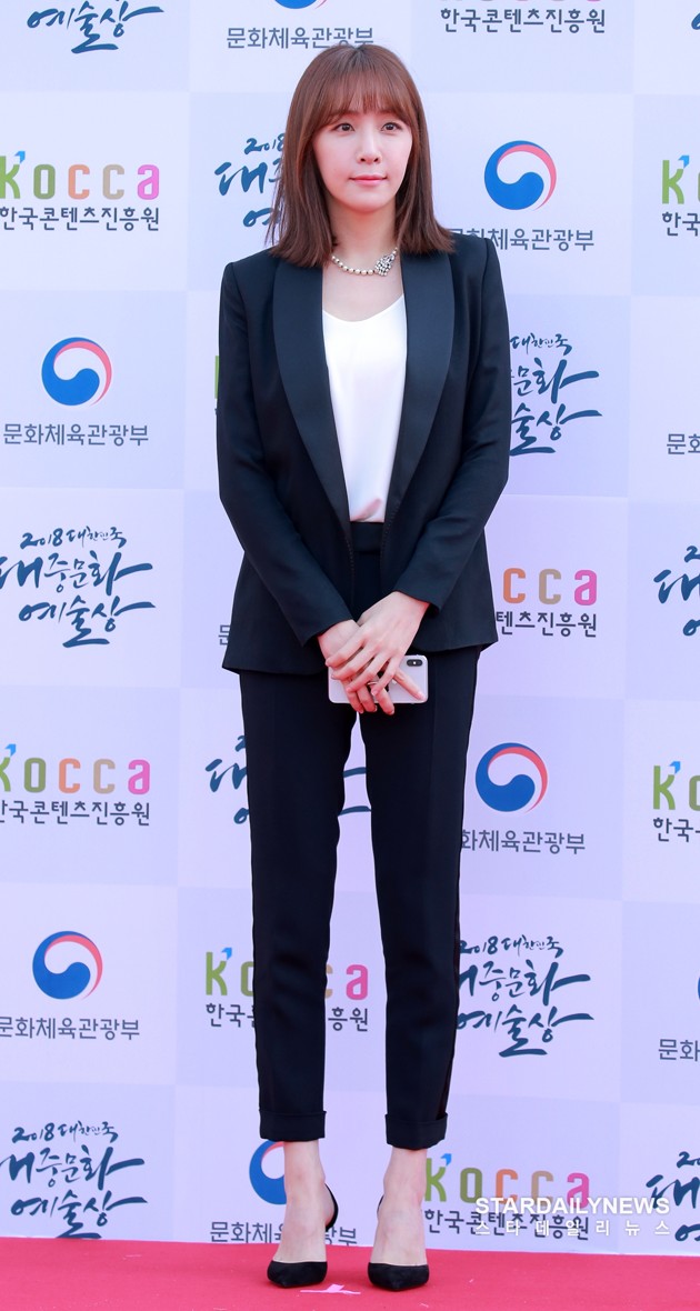 Gambar Foto Kim Eana di Red Carpet Korean Popular Culture And Art Awards 2018