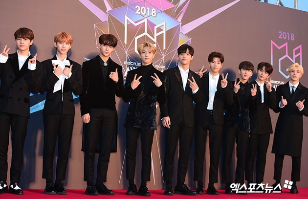 Gambar Foto Stray Kids turut menghadiri malam penghargaan Genie Music Awards 2018.