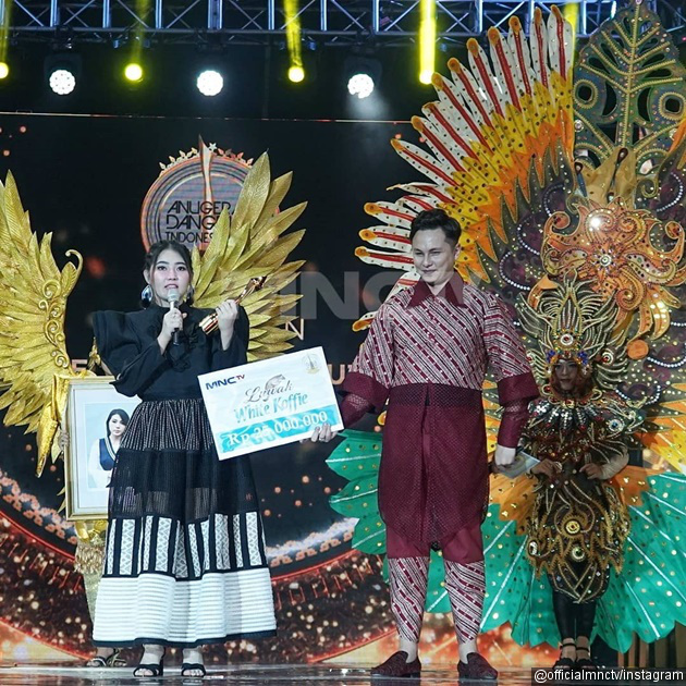 Gambar Foto Via Vallen Menang Penyanyi Dangdut Paling Gaya