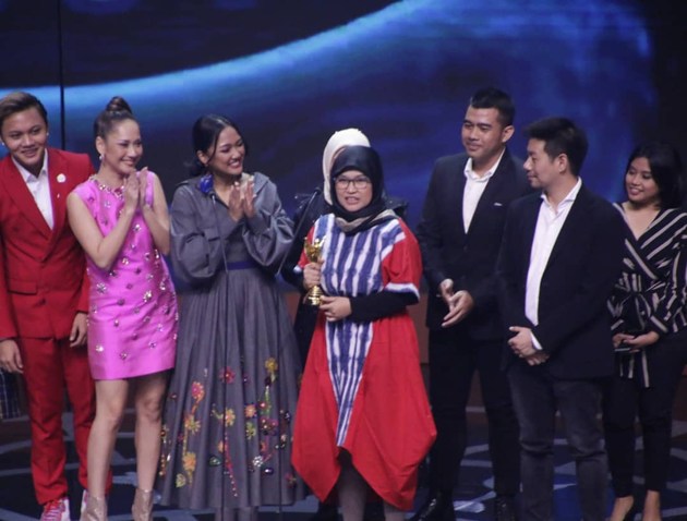 Foto 'Indonesian Idol' Terpilih Sebagai Pemenang Kategori 'Program Pencarian Bakat Terfavorit' di Panasonic Gobel Awards 2018