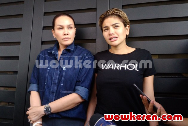 Foto Nikita Mirzani Ditemui Di Kediamannya Di Petukangan Foto 2 Dari 197