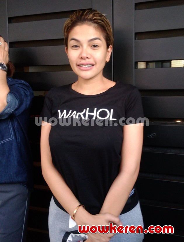 Nikita Mirzani: Berita, Foto, Video, Lirik Lagu, Profil & Bio | Halaman