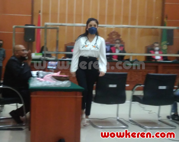 Foto Nindy Ayunda Menjadi Saksi Di Pengadilan Negeri Jakarta Barat