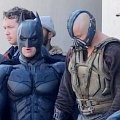 Kostum lengkap Batman dan Bane
