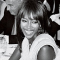 Naomi Campbell sebagai tamu di pernikahan Kate Moss