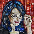 Jason membuat wajah Tina Fey dari klipping panduan jadwal TV, ubin scrabble dan tutup botol