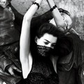 Anne Hathaway di Majalah Interview