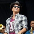 Aksi Bruno Mars di acara musik V Festival 2011