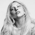 "Baik dengan riasan wajah ataupun tidak, aku akan selalu menjadi orang yang sama," kata Lady GaGa