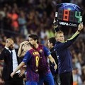 Andres Iniesta digantikan Cecs Fabregas saat menghadapi AC Milan