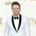 Joel McHale di Red Carpet Primetime Emmy Awards 2011