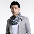 Kim Byung Hak memiliki hubungan yang kurang harmomis dengan istrinya, Han Jung Ah