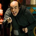 Musuh para Smurf Gargamel (Hank Azaria)