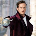 Pangeran Andrew (Armie Hammer) bertarung demi sang putri