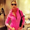 Nicole Richie tirukan gaya Jennifer Lopez