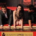 Robert Pattinson, Kristen Stewart dan Taylor Lautner memulai prosesi pengabadian cap tangan