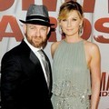 Duo Sugarland, Kristian Bush dan Jennifer Nettles, di Red Carpet CMA Awards 2011